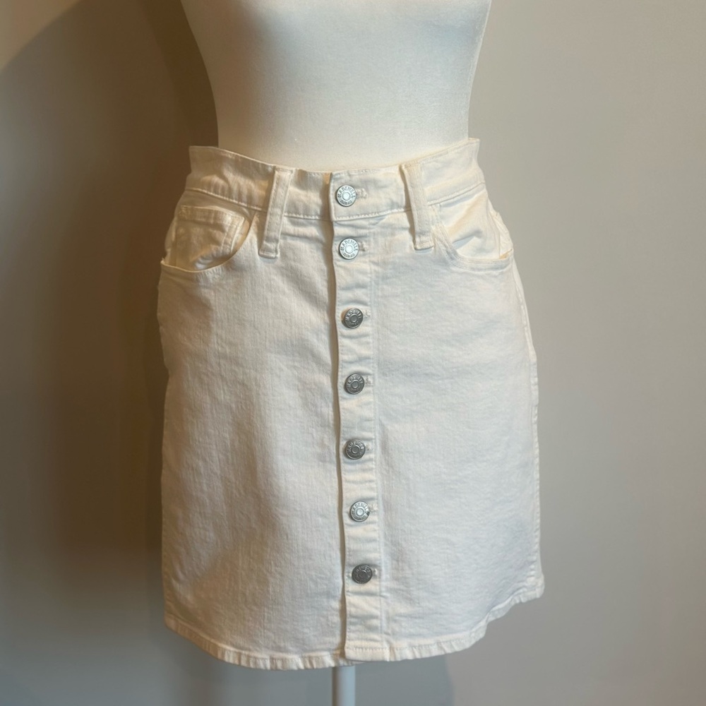 Stylish White Button-Front Denim Skirt